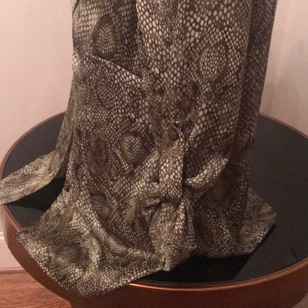 Blouse - Picture 2 of 4
